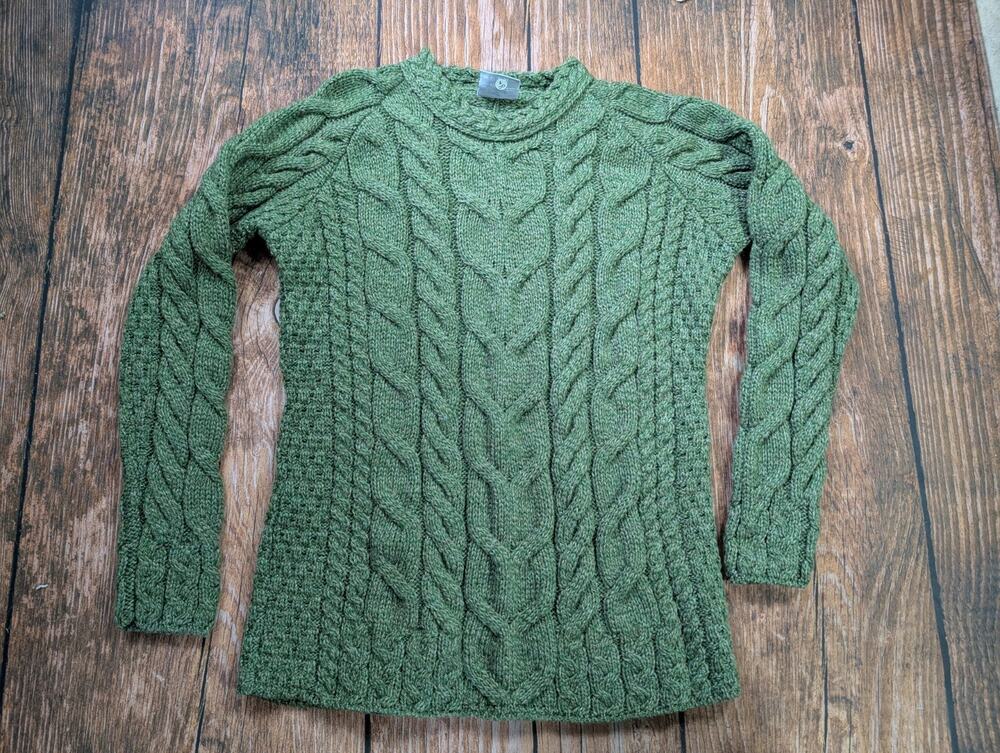 Aran Woollen Mills Super Soft Merino Cable-Knit Sweater Green Crewneck